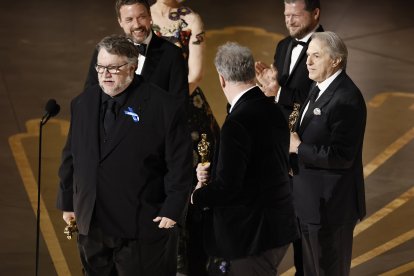 Los Óscar arrancan recordando "la importancia de las primeras veces"