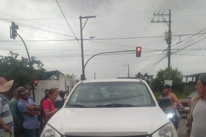 El hombre fue asesinado con varios disparos dentro de su auto.