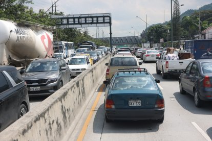 Un accidente de tránsito ocasionó atascamientos en Vía a la Costa.