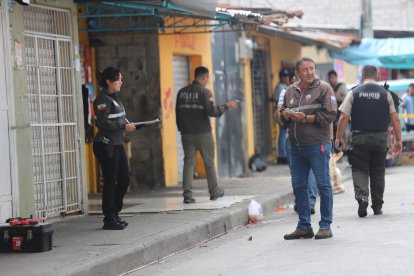 En la cooperativa Guayas y Quil, en el Guasmo, asesinaron a un hombre la mañana de este sábado.