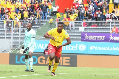 Jhon Cifuente de Aucas se mandó un doblete ante Católica.