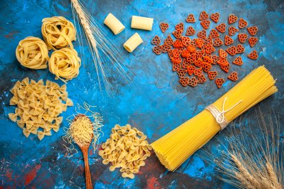 La pasta viene en varias formas. Cada una es usada en platos específicos.