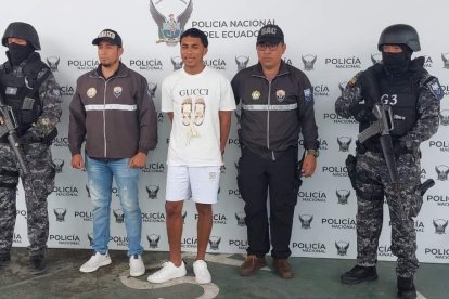 Al momento de su aprehensión, la Policía le decomisó a Jhon  Burbano dos celulares y 340 dólares.