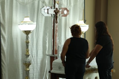 Los restos de la menor de las niñas fueron velados en el salón de eventos de la urbanización donde vivía desde hace 2 años.