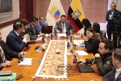 El Consejo de Administración Legislativa, de mayoría opositora, votó a favor de que el trámite continúe.