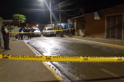 Una de las víctimas quedó entre los matorrales, el otro charlaba con los panas cuando a bala callaron el diálogo.