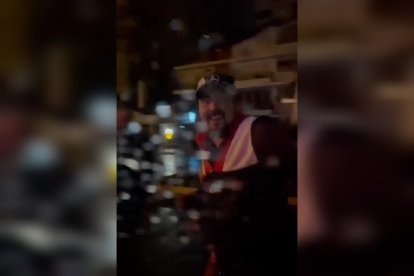 Los mismos sujetos que cometieron la agresión a un guardia en el edificio Metroplaza intimidaron a una pareja.