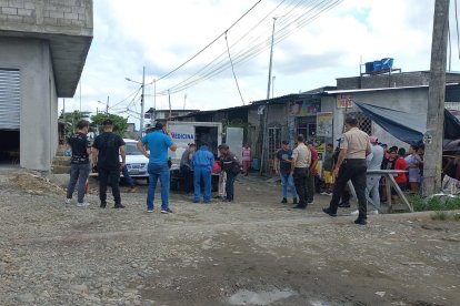 Las policías levantó los indicios balísticos y ahora investiga quién fue el responsable de la muerte.