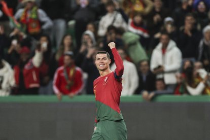 Cristiano Ronaldo acumuló 197 participaciones con su país en el transcurso de 19 años con 215 días.