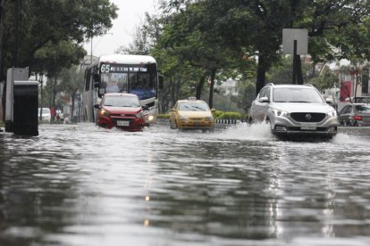 La lluvia registrada desde las 4:00 de este 27 de marzo aproximadamente, vino acompañado de truenos y relámpagos. La Alborada, entre las afectadas.