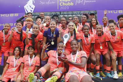 La celebración de las toreras tras ganar el torneo preparatorio para la Superliga femenina.