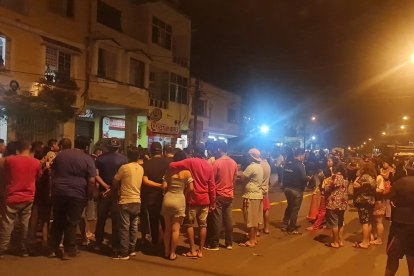 El cuerpo quedó tendido en la calzada, cerca de donde vivían Peralta y su descendencia.