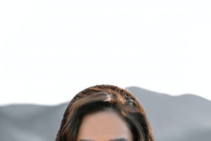 Hay muchos trucos para engrosar los labios. Los colores vivos, brillos a base de pimienta, y la forma de maquillarlos.