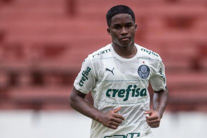 Endrick, de 16 años, actualmente milita en el Palmeiras de Brasil y en junio de 2024 se unirá al Real Madrid.