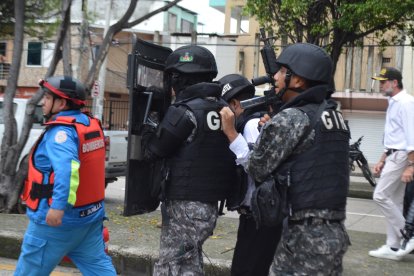 La víctima fue secuestrada horas antes de que amaneciera con la carga explosiva en Sauces 9.