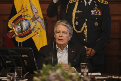 El mandatario dijo que intentan "asesinar" su reputación y tomó distancias de las imputaciones en su contra sobre presunto peculado.