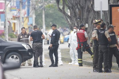 El explosivo fue retirado del cuerpo del hombre, tras varias horas.