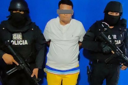 El sospechoso fue arrestado en uno de los operativos desplegados en la provincia del Azuay
