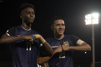 La Mini-Tri consiguió con merecimiento de sobra su primera victoria en el torneo gracias a un doblete de Allen Obando y uno de De Jesús y Bermúdez.