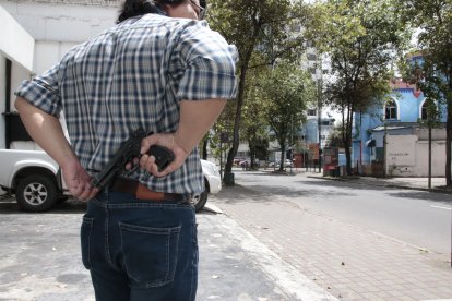 Los ciudadanos podrán adquirir un arma para defenderse, aunque bajo ciertos parámetros.