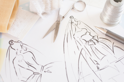 Diseño referencial de un vestido de novia.