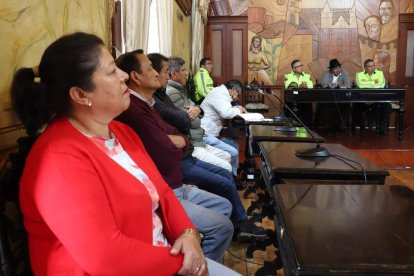 En la reunión con el alcalde de Guaranda, moradores analizaron colocar más botones de seguridad.