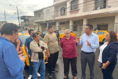 Choferes del Puerto Principal se reunieron en una asamblea, en la cual expusieron sus quejas a los dirigentes, para que estos las comuniquen a los nuevas autoridades.