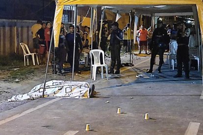 Una persona murió y tres resultaron heridas en un velorio  en Huaquillas.