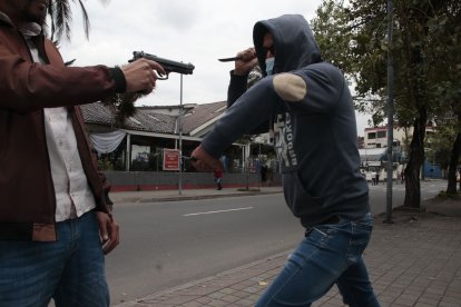 Quienes pretendan sacar el permiso de porte de armas deben tener claro que su uso es para repeler un ataque, no provocarlo.