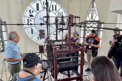 Aproveche e ingrese a lo más alto de la Torre Morisca, donde funciona el reloj.