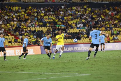 Isaac Sánchez destaca como extremo por derecho en la selección de  Ecuador sub-17.