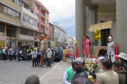 En diferentes pueblos de la provincia de Chimborazo y en Riobamba se cumplió el recorrido de las 14 estaciones.