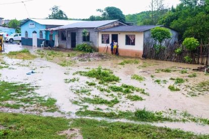 Así era el panorama en una de las comunidades.