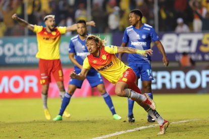 EN EL ESTADIOS GONZALO POZO RIPALDA SE REALIZO EL PARTIDO ENTRE SOCIADAD DEPORTIVA AUCAS VS EMELEC POR LA DECIMA FECHA DE LA SEGUNDO ETAPA DE LA LIGA PRO 2022 11 DE SEPTIEMBRE DEL 2022 ANGELO CHAMBA (Ag-expreso ag-extra ag-quito)