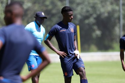 Allen Obando comandará el ataque de la Tricolor en el partido ante Paraguay, en el estadio Atahualpa.