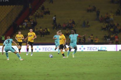 Barcelona y Cumbayá empatan 1-1 en el Monumental