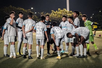 Walter Zea, exjugador ecuatoriano, es el principal del Club Atlético WAHLEX.