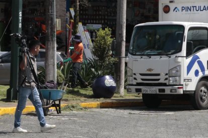 Dos granadas fueron encontradas en un redondel de Santo Domingo.
