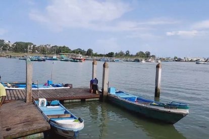 Unas 1.500 a 2.000 personas se encontraban en el punto cuando fue el ataque armado, dijo el ministro del Interior Juan Zapata.