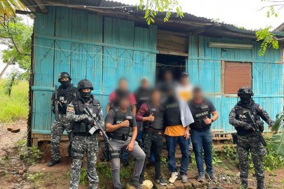 El hombre fue rescatado de una vivienda, en el sector de Flor de Bastión.