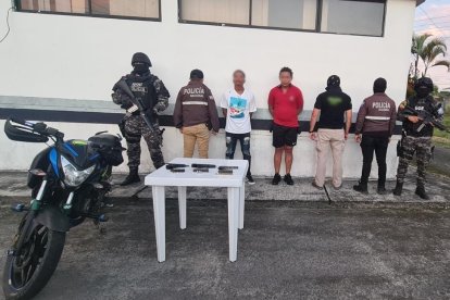 Entre los primeros capturados por el masivo ataque están alias Chango y otro sujeto. Ambos fueron llevados a audiencia.