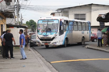 Amigos y compañeros de Fernando están sorprendidos por lo sucedido con el joven conductor de 28 años, quien era padre de familia.