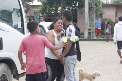 Familiares de la menor de edad llegaron al lugar de la tragedia. Lloraban desconsolados.