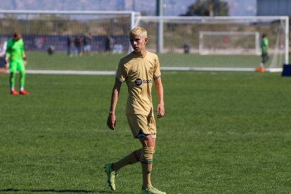 Dante Pinoargote juega de mediocampista en el FC Barcelona, en Casa Grande, Arizona.