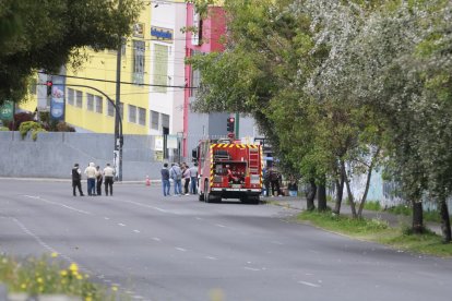 Al menos tres horas hubo cierres de vías a varias cuadras del supermercado.