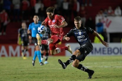 Independiente del Valle inició la Copa Libertadores con una derrota por 1-0 ante Argentinos Juniors.