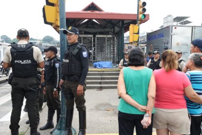 Las autoridades capturaron a dos personas involucradas en el crimen.