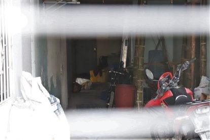 La bicicleta  
que el occiso intentó   sustraerse y con la que topó el cable de luz.