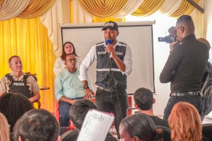 Lo dicho en una reunión con padres de familia desató una polémica en la ciudad de Esmeraldas.