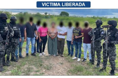 Cuando llegó al Puerto Principal la mantuvo en cautiverio y pidió 30 mil dólares por su liberación.